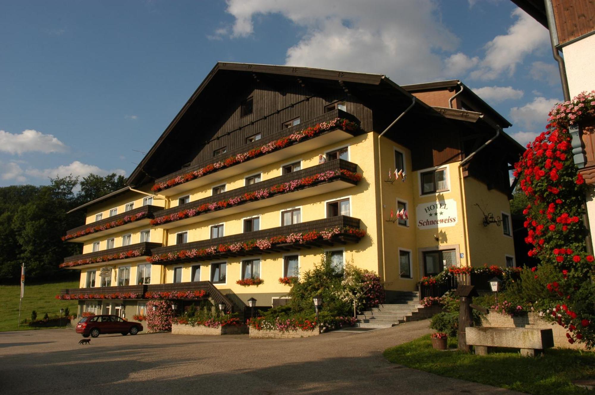 Gasthofladen Schneeweiss Attersee ภายนอก รูปภาพ